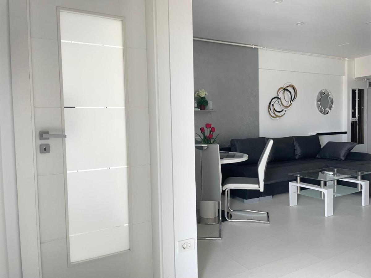 Luxury Westpark 2-Room Apartment Lakeview W5 부쿠레슈티 외부 사진