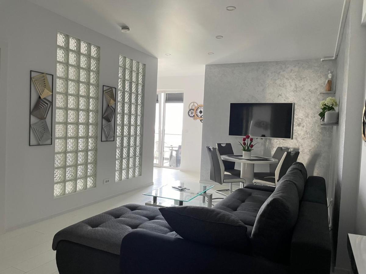 Luxury Westpark 2-Room Apartment Lakeview W5 부쿠레슈티 외부 사진