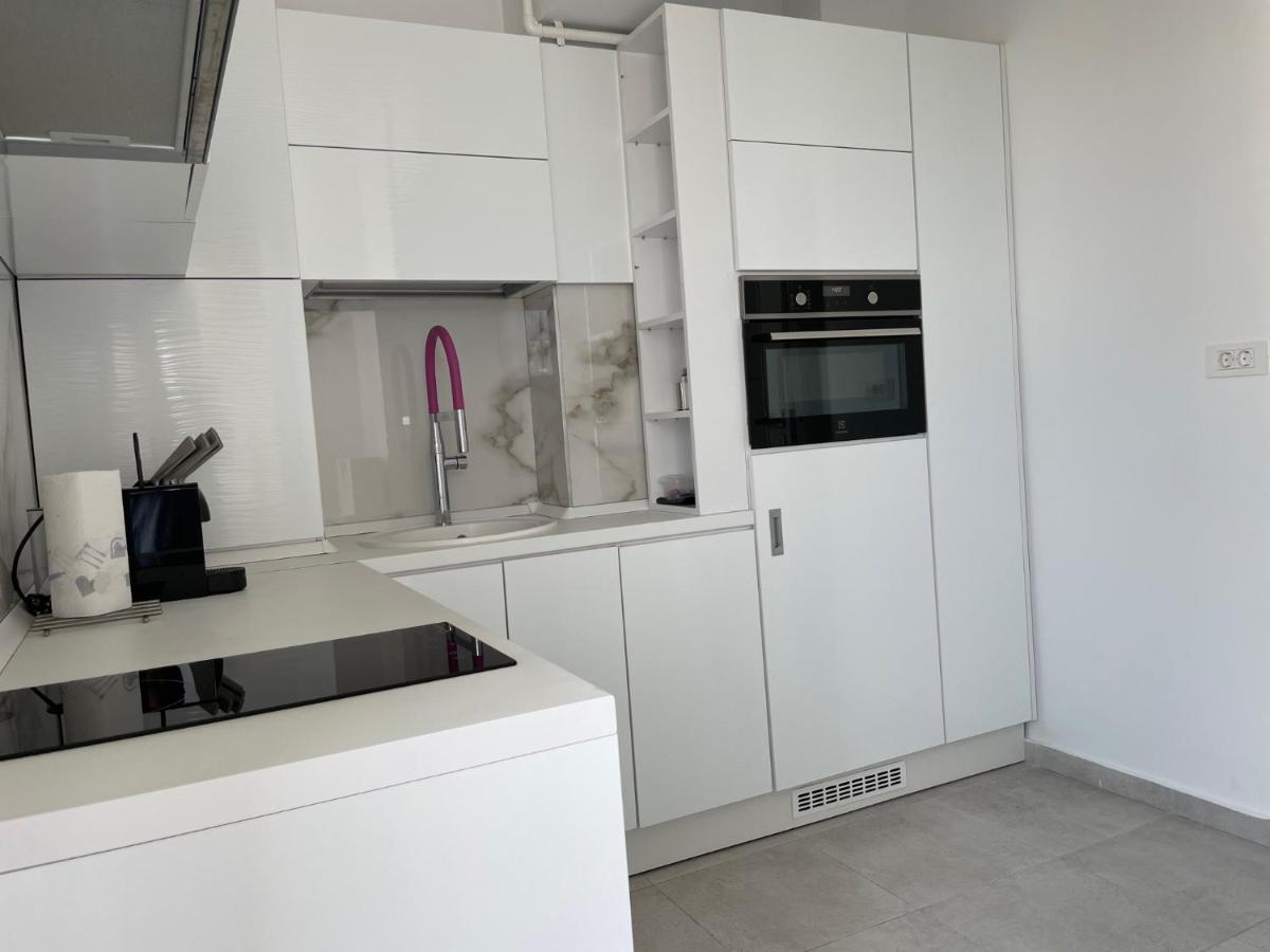 Luxury Westpark 2-Room Apartment Lakeview W5 부쿠레슈티 외부 사진