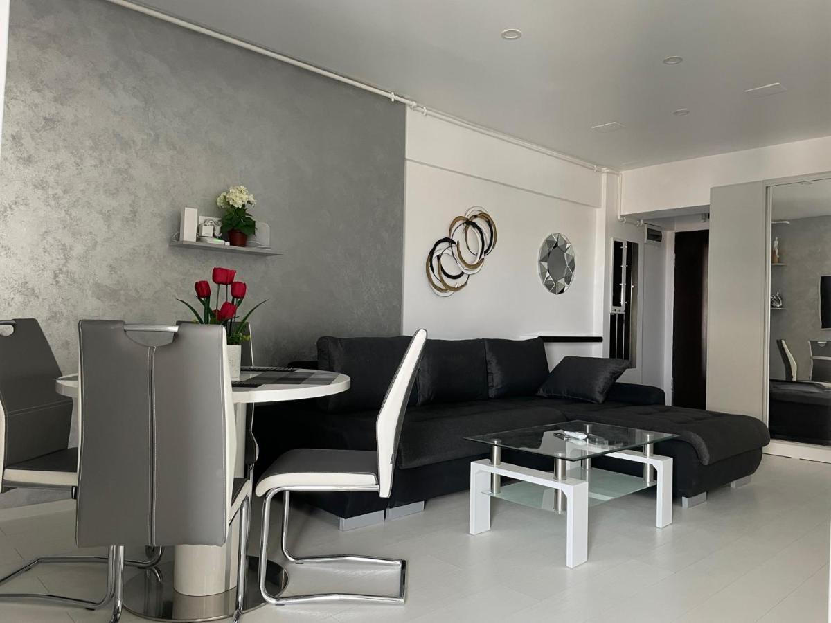 Luxury Westpark 2-Room Apartment Lakeview W5 부쿠레슈티 외부 사진