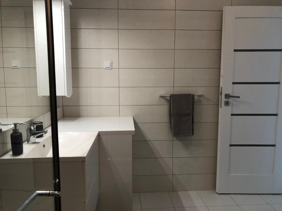 Luxury Westpark 2-Room Apartment Lakeview W5 부쿠레슈티 외부 사진