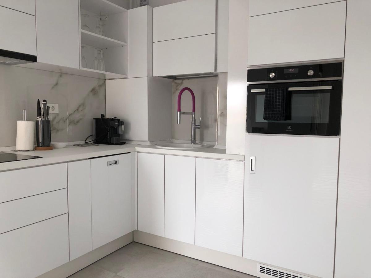 Luxury Westpark 2-Room Apartment Lakeview W5 부쿠레슈티 외부 사진