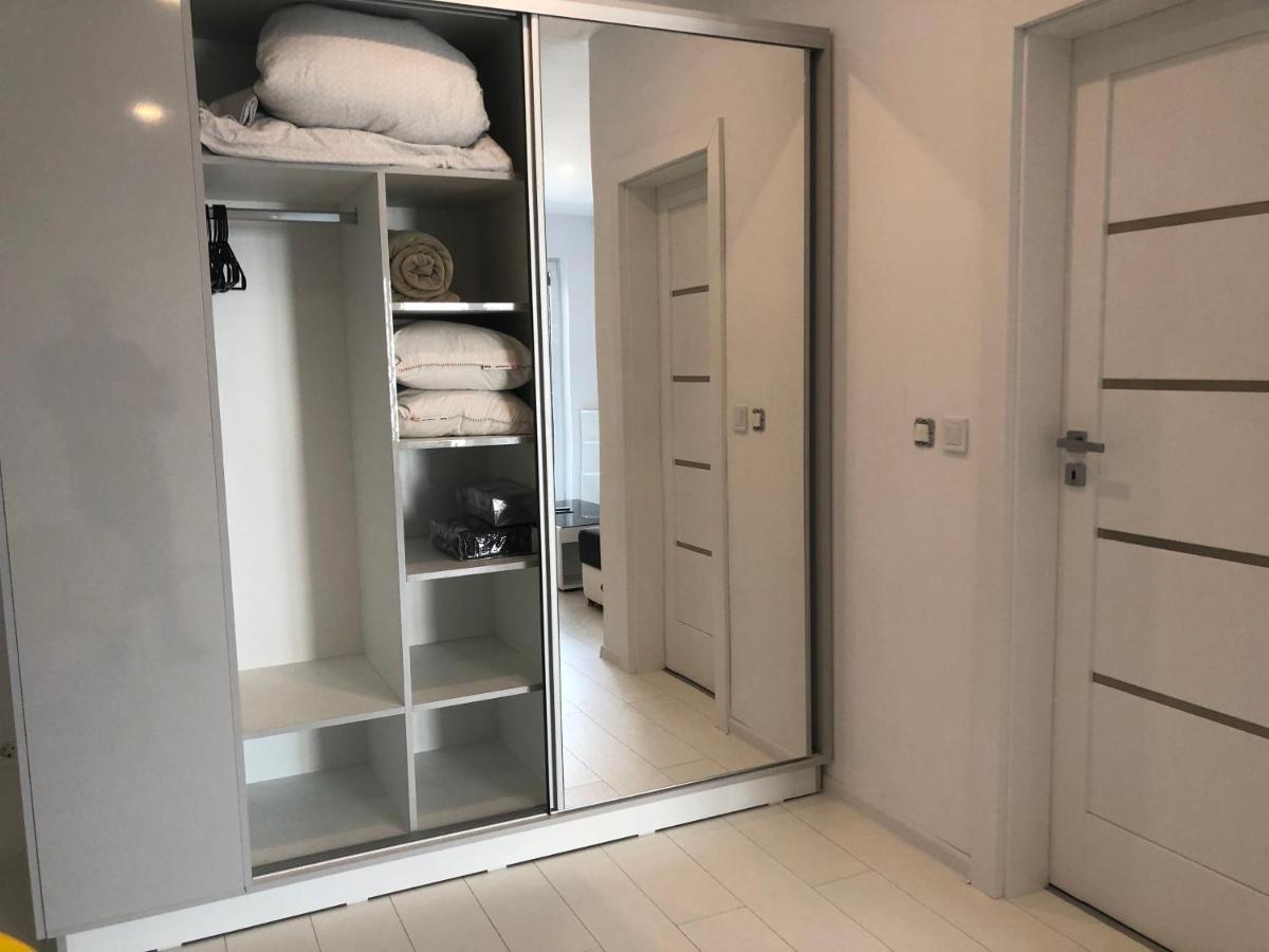 Luxury Westpark 2-Room Apartment Lakeview W5 부쿠레슈티 외부 사진